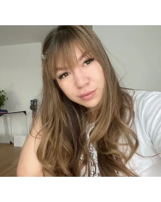 Арина Фольц