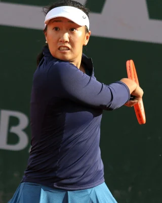 Клер Лю