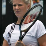 Изабелла Холлэнд