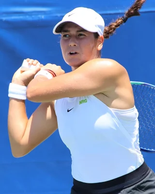 Mia Slama