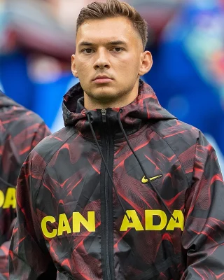 Нико Сигур