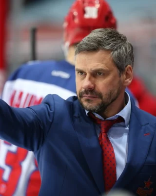 Dmitri Kvartalnov — логотип